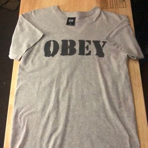 OBEY t -shirt